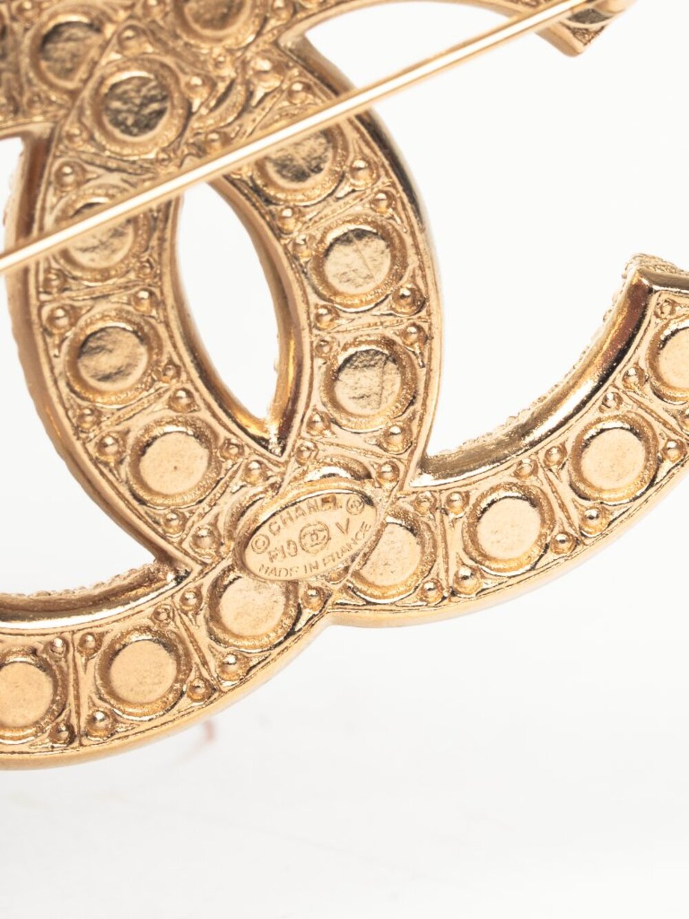 Chanel F19 Gold-Tone Faux-Pearl & Crystal-Embellished Brooch - Picture 4 of 5